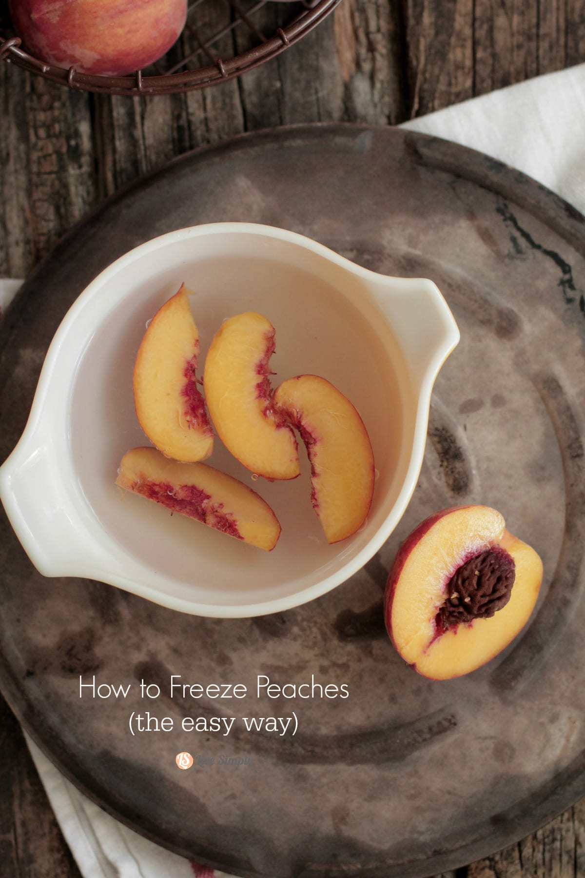 How to Freeze Peaches (the easy way)