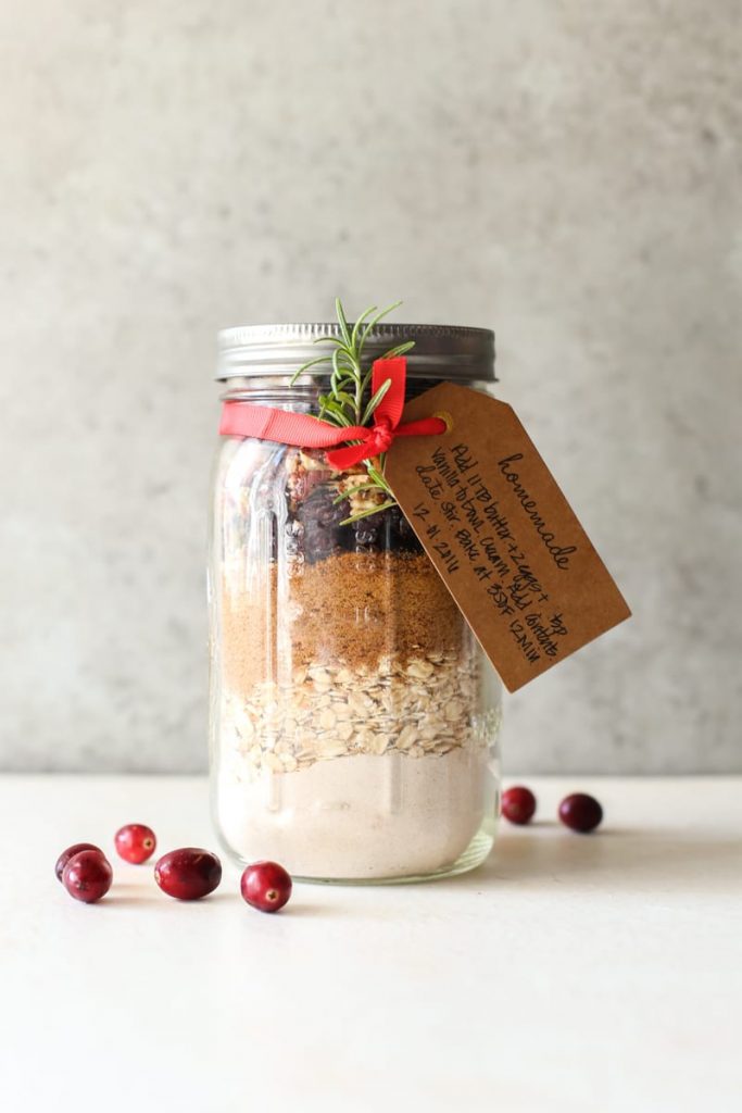 A naturally-sweetened, whole grain cowboy cookie mix made in a mason jar. These jars make awesome gifts. Plus, a printable gift tag with the instructions (Free, too!).