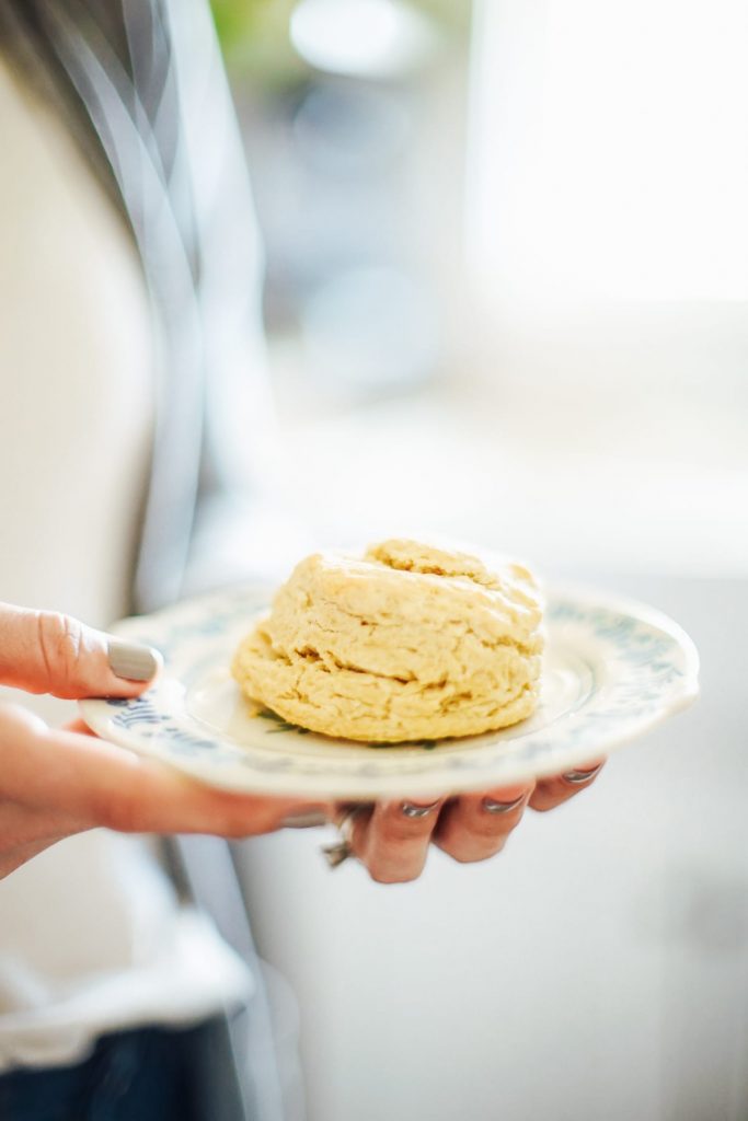 Easy to make homemade biscuits made ancient einkorn flour. These biscuits are perfectly fluffy and also delightfully flaky. 