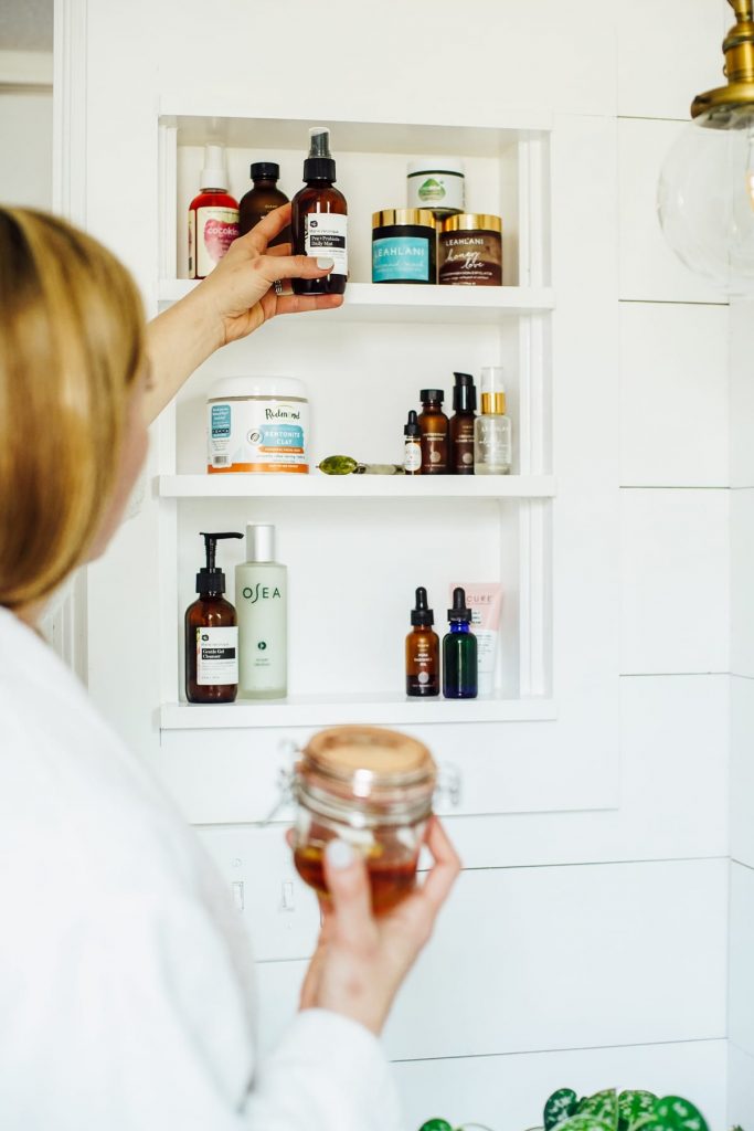 How to Create a Natural Products Skincare Routine
